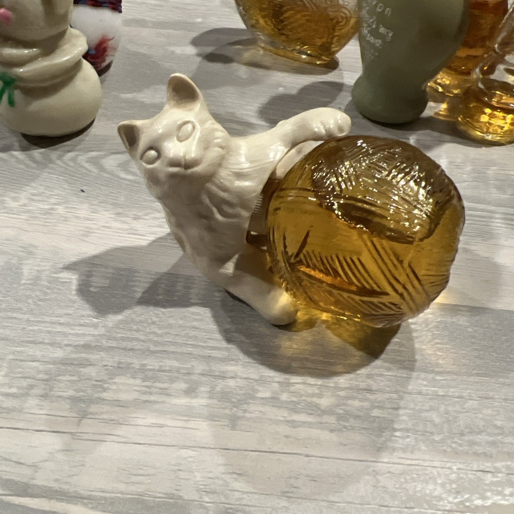 Vintage Avon Kitten Petite Sonnet Cologne With Box Cat Yarn Ball Full VTG 1970's